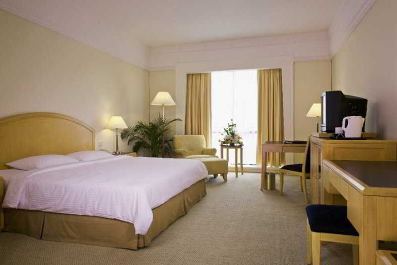 Royale Chulan Seremban Exteriör bild A room at the hotel