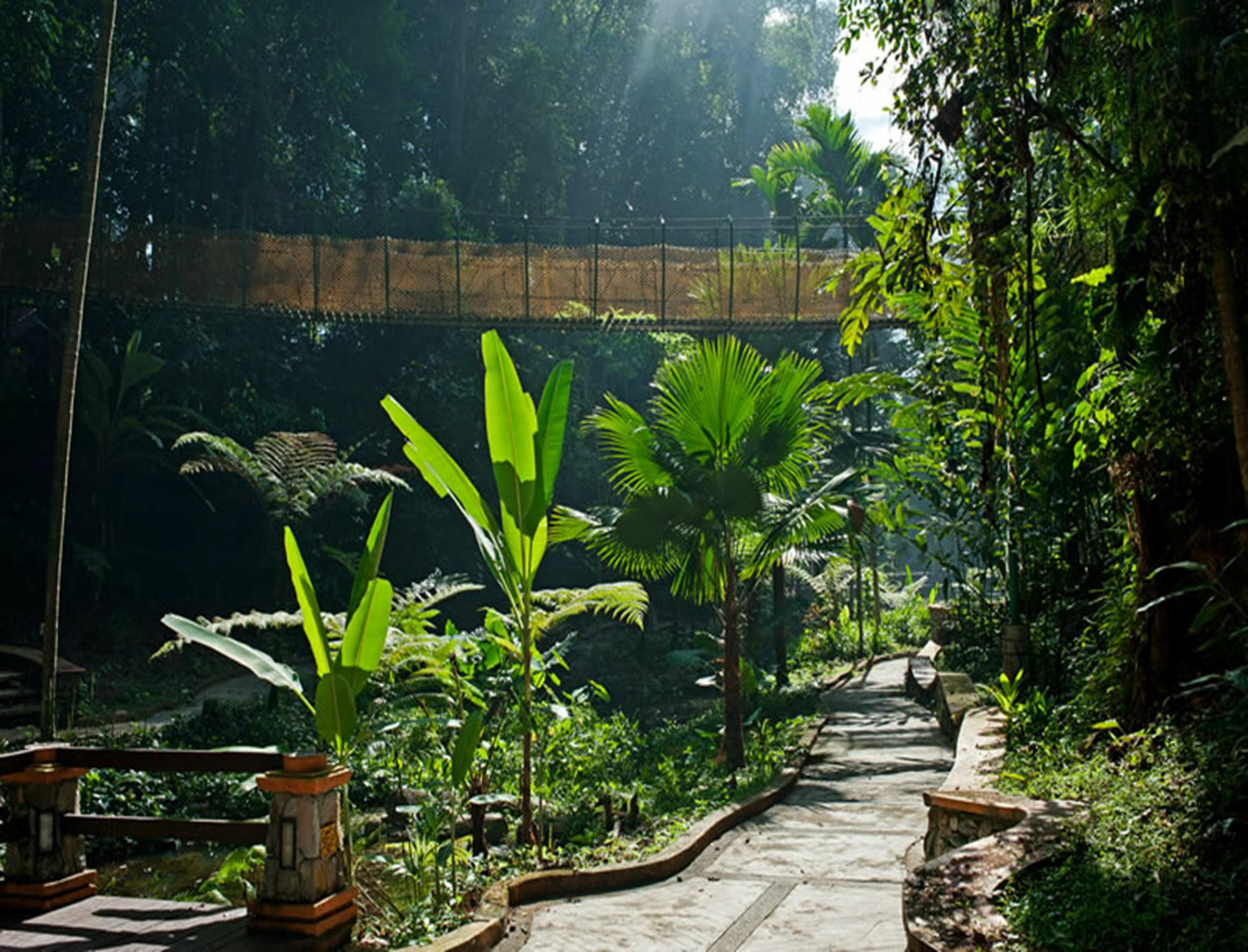 Royale Chulan Seremban Exteriör bild The path to the cave